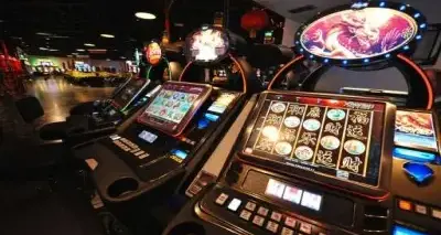 Armato di forbici fa una rapina in una sala slot di Trento: arrestato