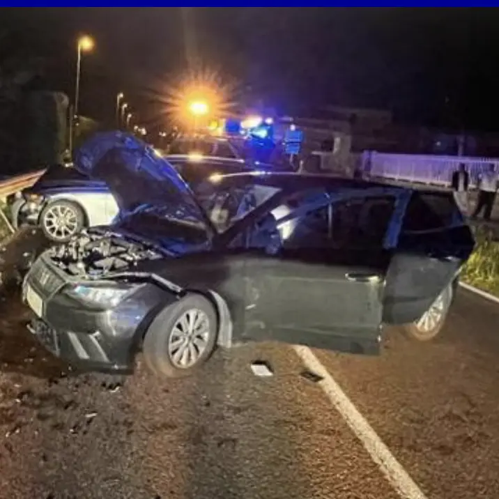 Violento frontale nella notte a Calliano: cinque persone portate in ospedale
