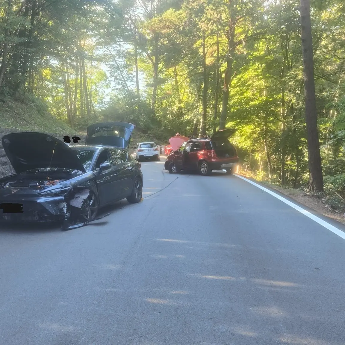 Schianto tra due auto sulla strada per Montevaccino: due persone all’ospedale