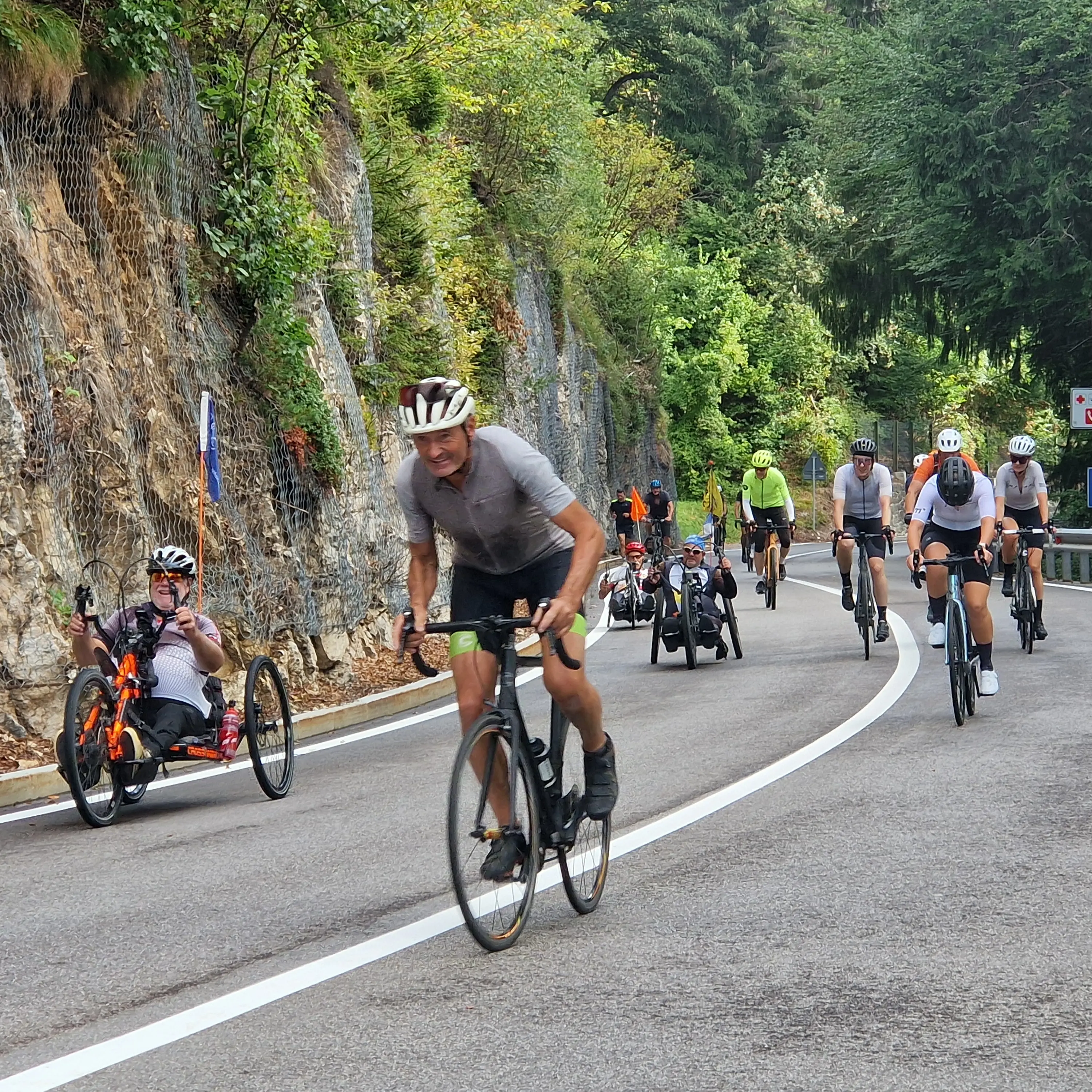 La Mendola invasa dalle biciclette: in 4.429 per la giornata senz’auto