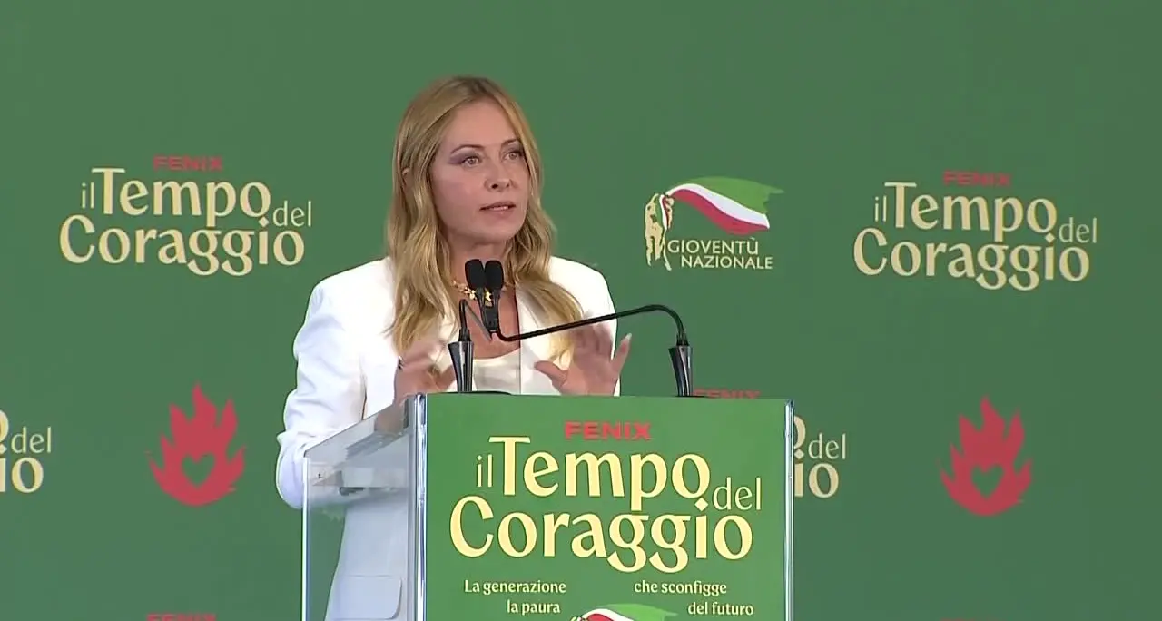 Meloni: “In classe numero massimo di stranieri e divieto di burqa, norma in arrivo”