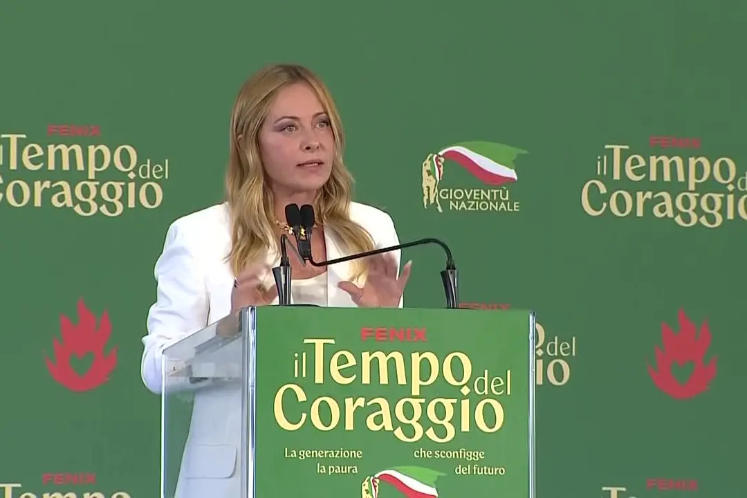 Meloni: “In classe numero massimo di stranieri e divieto di burqa, norma in arrivo”