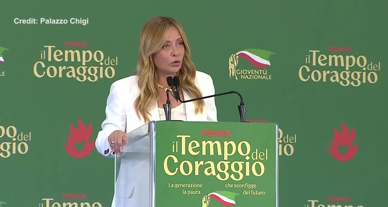 Meloni a Schlein: “Non trovi argomenti veri per attaccarci, te li passo io sottobanco”