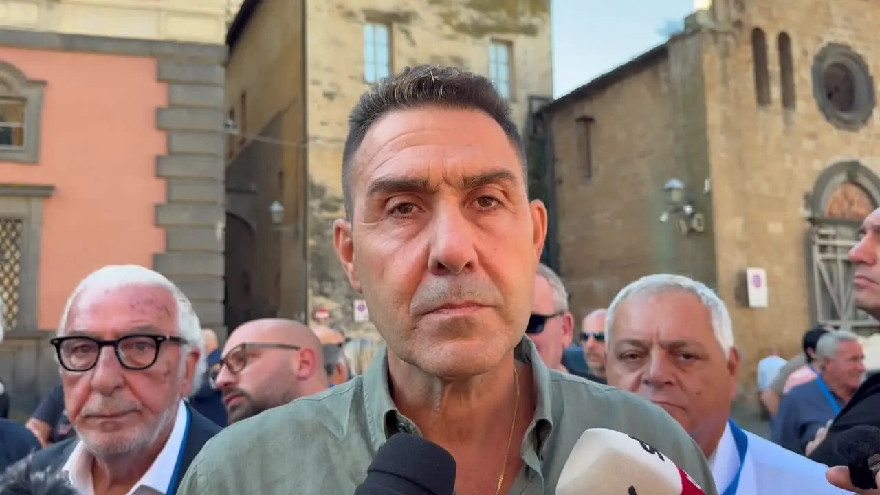 Vannacci: “No a governi tecnici, hanno ridotto l’Italia in mutande”