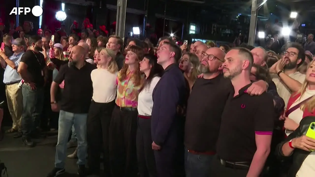 Elezioni in Germania, a Berlino Die Linke festeggia la vittoria sulla CDU