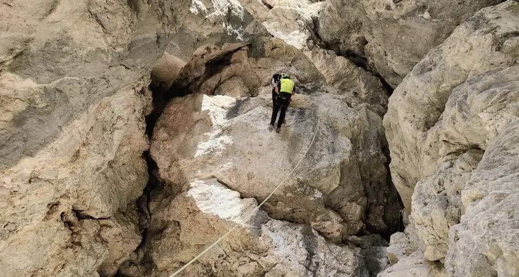 Val di Fassa, scivola sulla ferrata e si ferisce: soccorso un escursionista