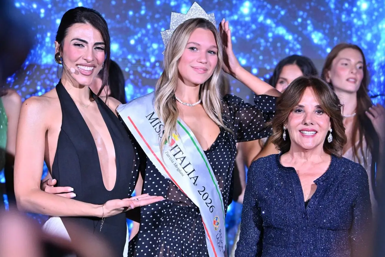 Miss Italia 2026 è Sarah Rizea: a 18 anni dal nuoto artistico alla corona
