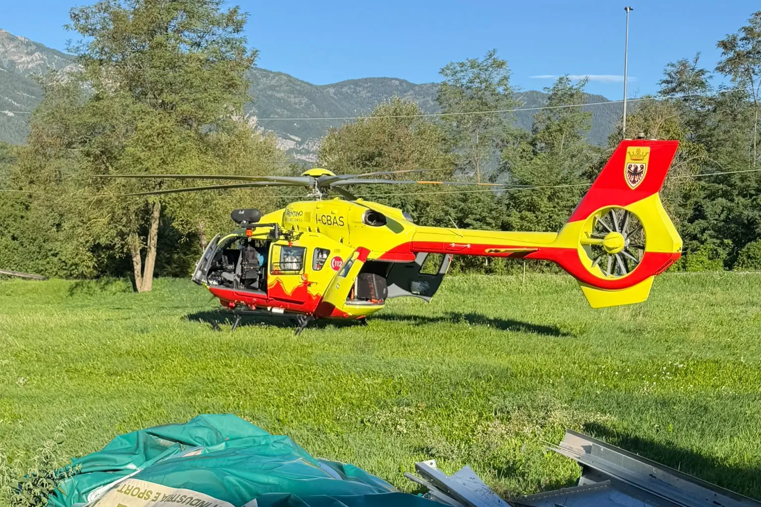 Incidente sul lavoro a Mollaro, diciottenne ferito da una macchina utensile