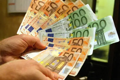 Dipendenti pubblici, i sindacati chiedono aumenti: «Il caro vita erode i salari»
