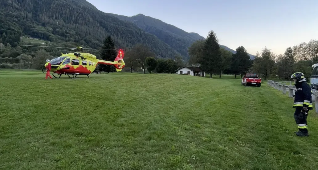 Caderzone, bimba di 10 anni investita in centro: trasportata in elicottero al Santa Chiara