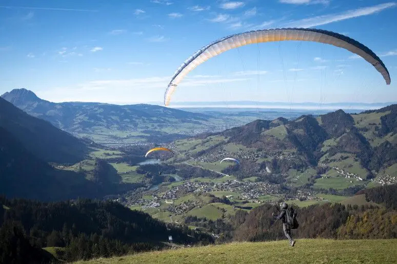 Due incidenti gravi con gli speedglider a Plan de Corones: piloti in ospedale