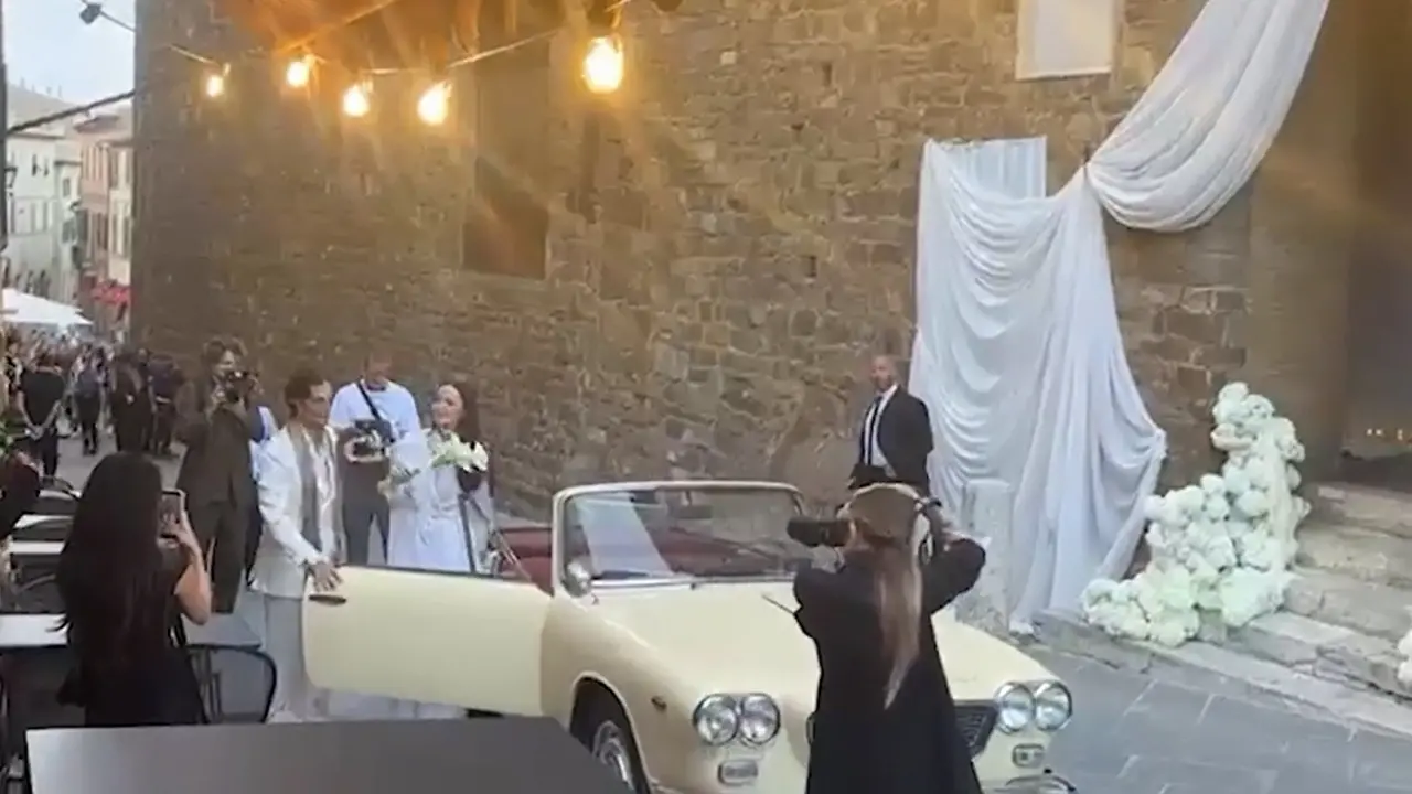 Damiano e Dove arrivano a Montalcino per le loro nozze da sogno
