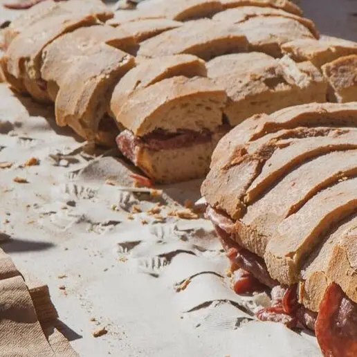 Pausa pranzo sempre più cara, a Trento un panino costa mediamente 5,80 euro: “Adeguare i buoni pasto”