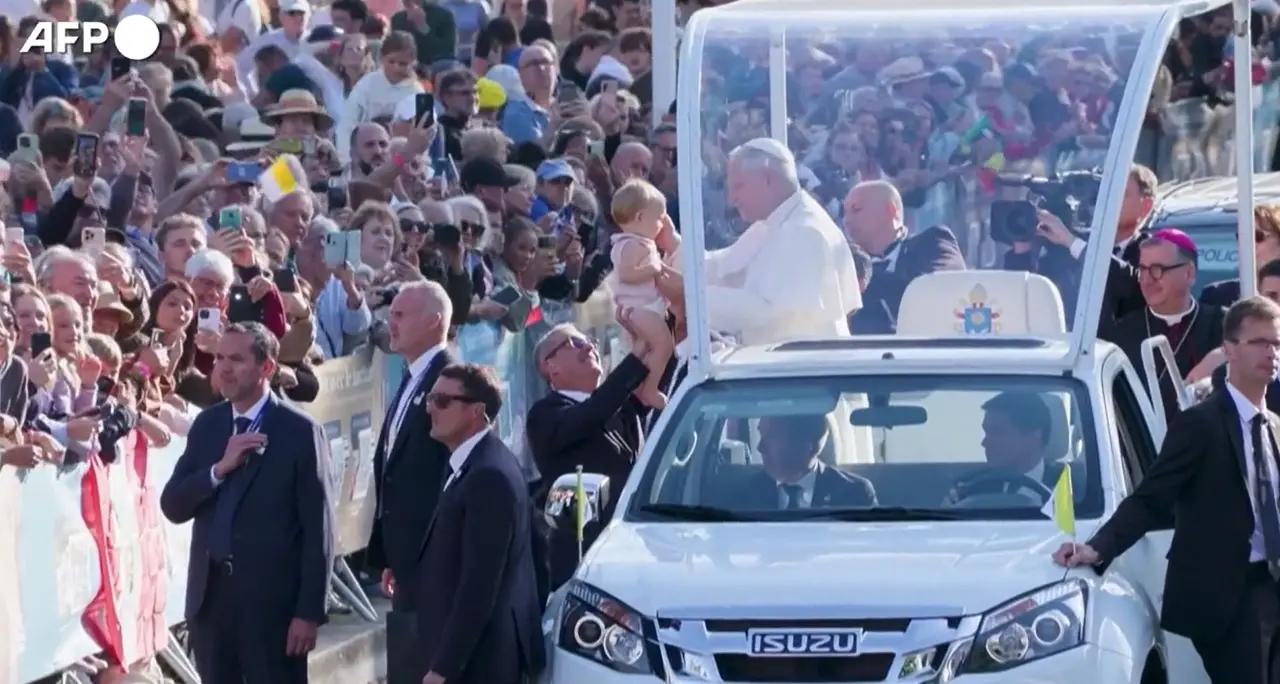 A Lourdes 150mila fedeli per la messa di Papa Leone