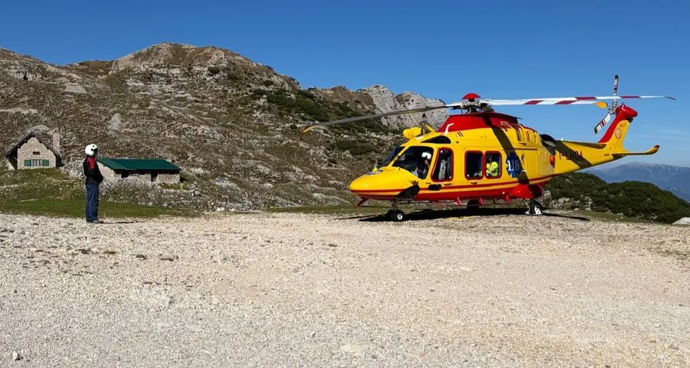 Pasubio, malore durante la salita: giovane escursionista soccorso al Rifugio Papa