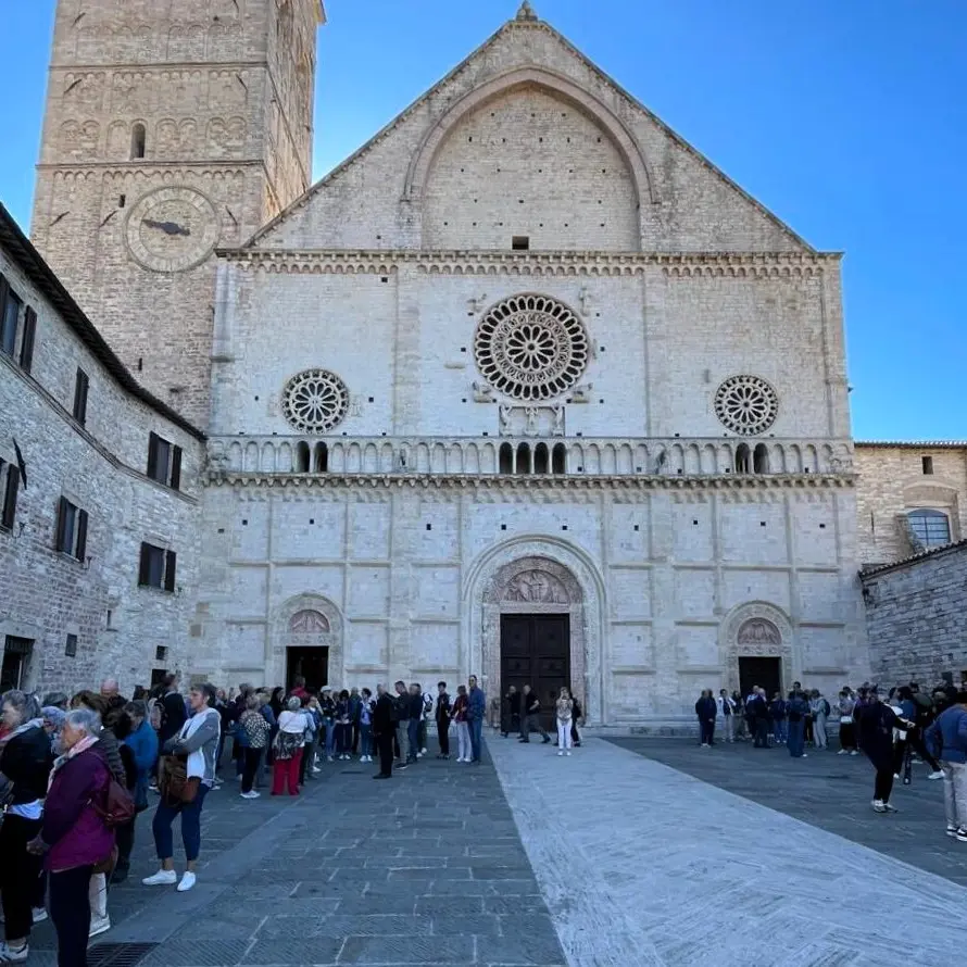 Duecento trentini ad Assisi sulle orme di San Francesco: Tisi, «Prendersi cura è il patrimonio migliore»