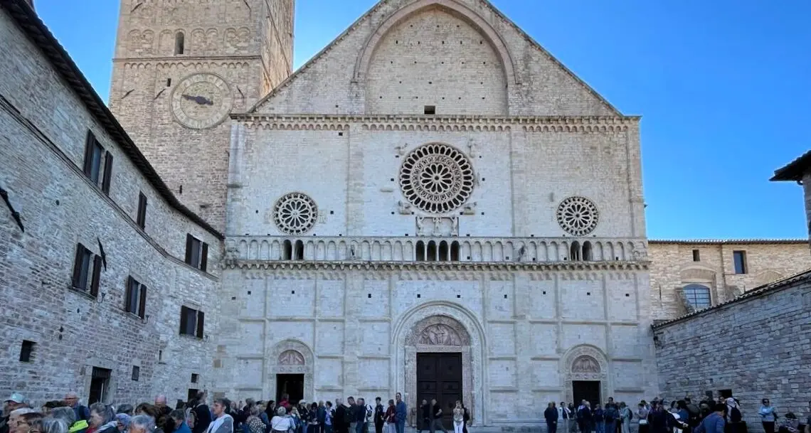 Duecento trentini ad Assisi sulle orme di San Francesco: Tisi, «Prendersi cura è il patrimonio migliore»
