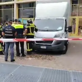 Tragedia a Bolzano, bambina di 3 anni travolta da un furgone muore all'ospedale