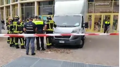 Tragedia a Bolzano, bambina di 3 anni travolta da un furgone muore all'ospedale