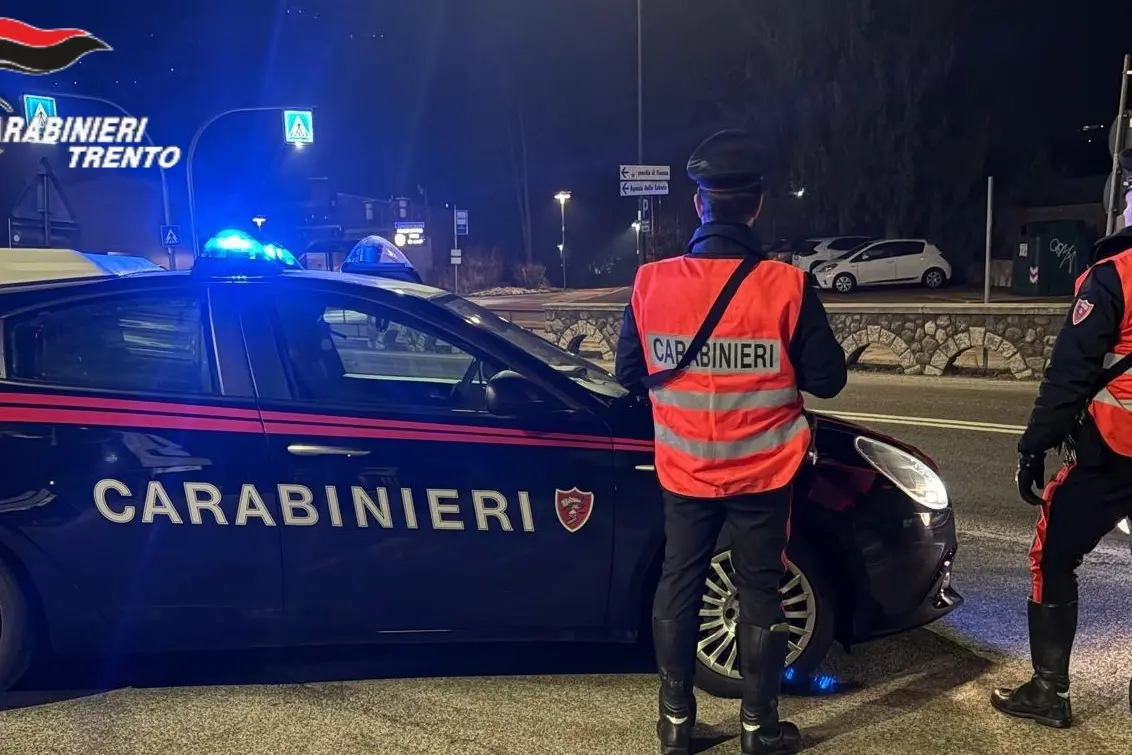 Trento, picchiato nel parco per costringerlo a lavorare in nero: arrestato il secondo uomo