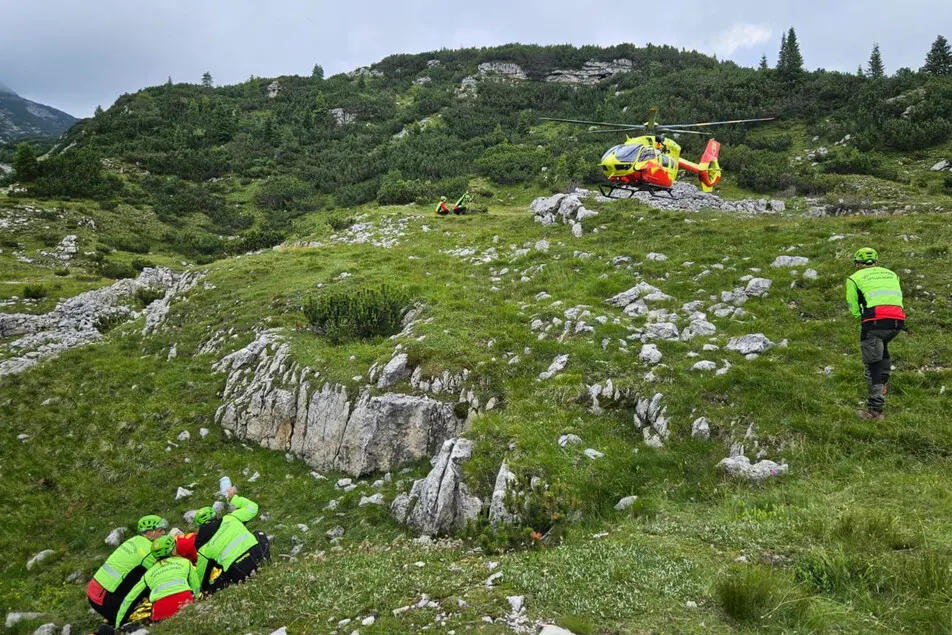 Pasubio, scivola nel bosco mentre cerca funghi e precipita per cento metri: muore a 66 anni