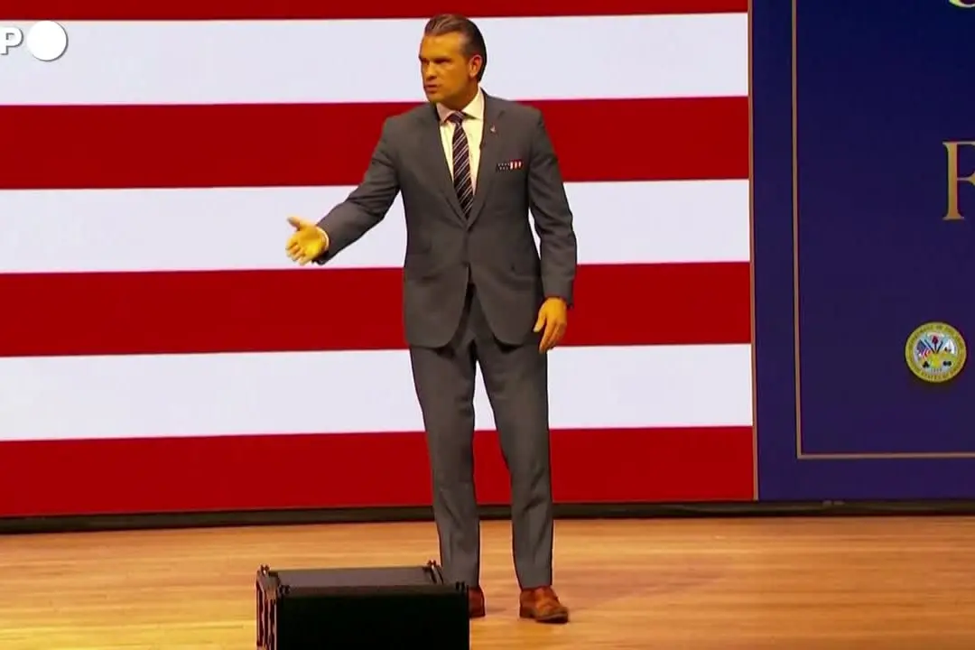 Hegseth: “Basta con spettacoli di drag queen e pronomi di genere: solo etica del guerriero”
