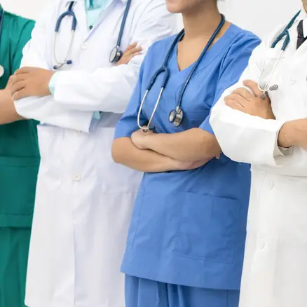 Medici in fuga dagli ospedali, in dieci anni quasi triplicate le dimissioni in Trentino-Alto Adige