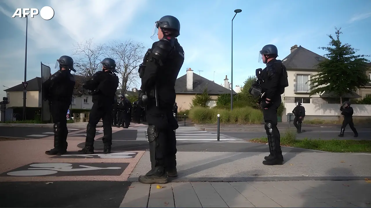 Francia, blocco dei licei: le voci degli studenti a Rennes