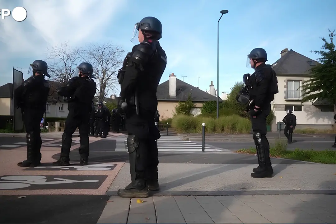 Francia, blocco dei licei: le voci degli studenti a Rennes