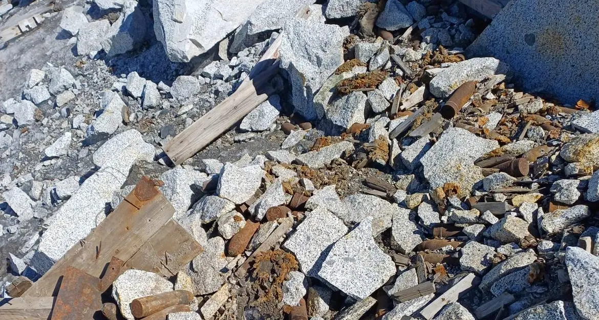 A caccia di reperti bellici a 3.000 metri: nove sanzioni sul ghiacciaio di Lares