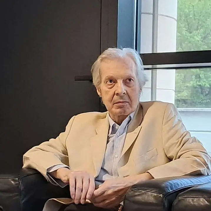 Stabili le condizioni di Vittorio Sgarbi: resta in terapia intensiva