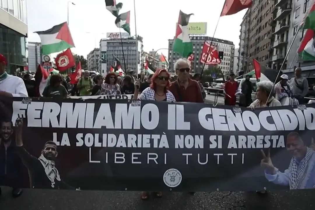 Milano, corteo di \"solidarietà con i prigionieri palestinesi in Italia e nei lager sionisti\"