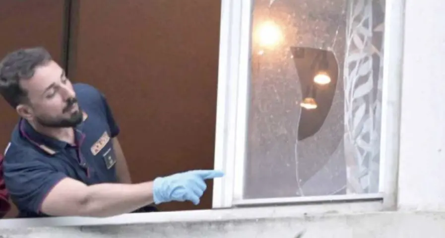 Spari contro la torre 13, i proiettili nella camera dei bimbi: «Per fortuna erano dai nonni»