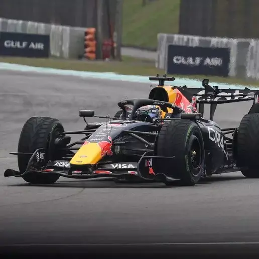 Antonelli vola a +84, Verstappen ritrova la vittoria. Hamilton riporta la Ferrari sul podio