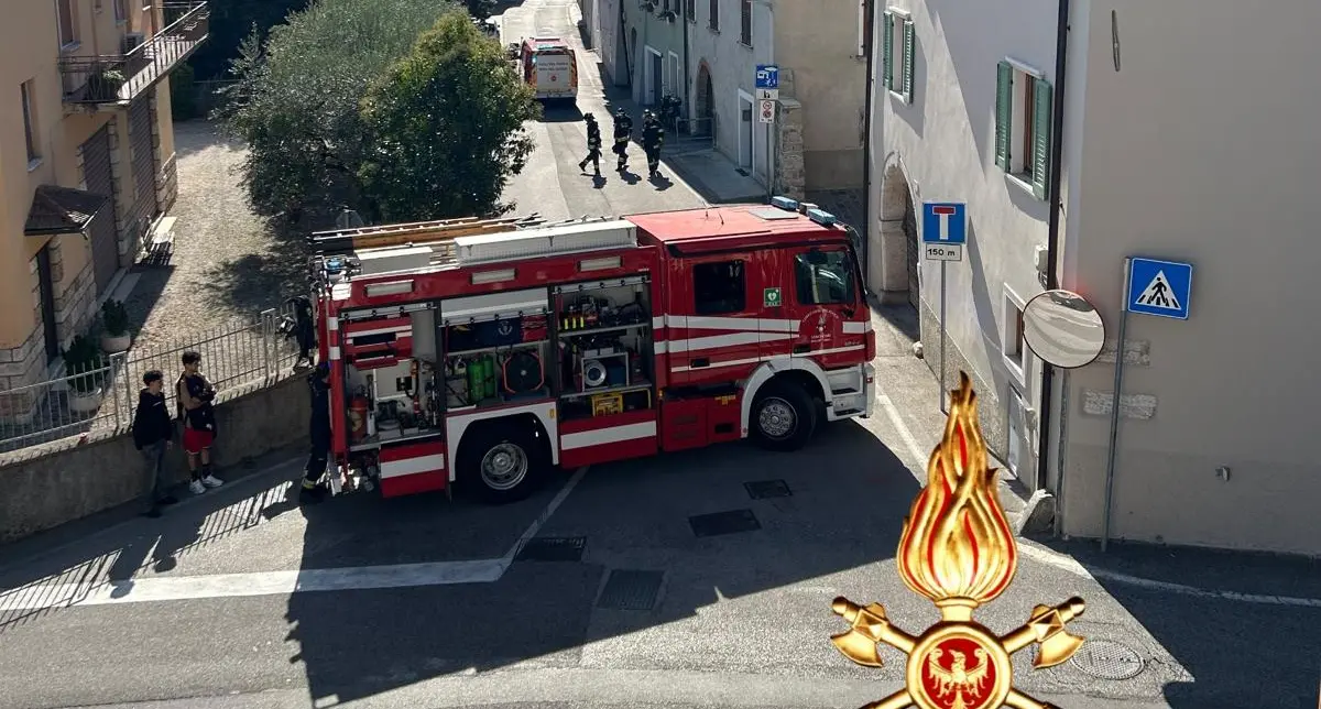 Varone, verifiche tecniche su un edificio: alcune persone lasciano temporaneamente gli appartamenti