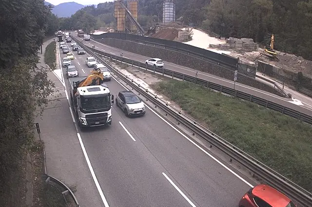 Incidente sulla Valsugana, mattinata di passione: code ai Crozi