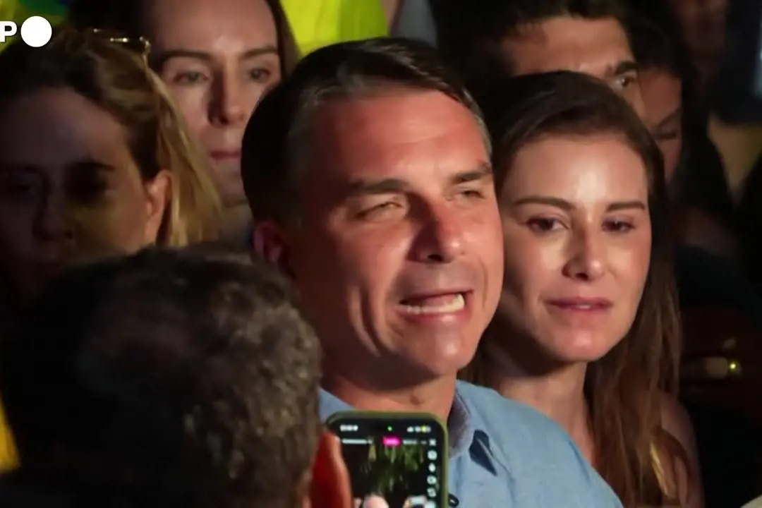 Brasile, Bolsonaro Jr. batte Lula e vola al ballottaggio da favorito