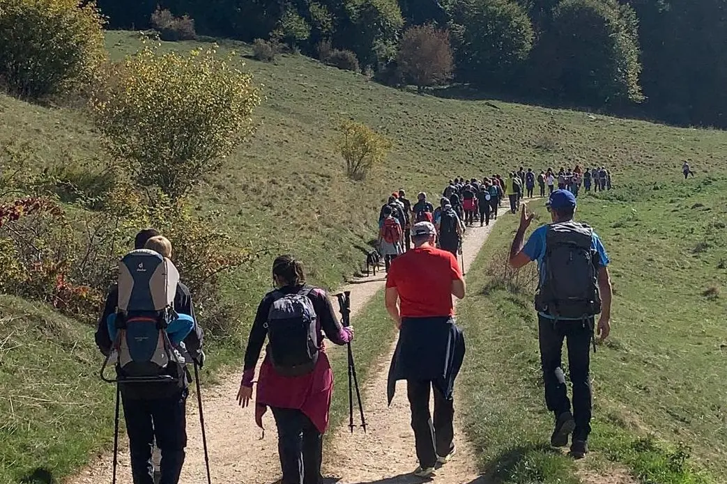 Donatori, famiglie e bambini: CamminAvis fa il pieno a Sega di Ala