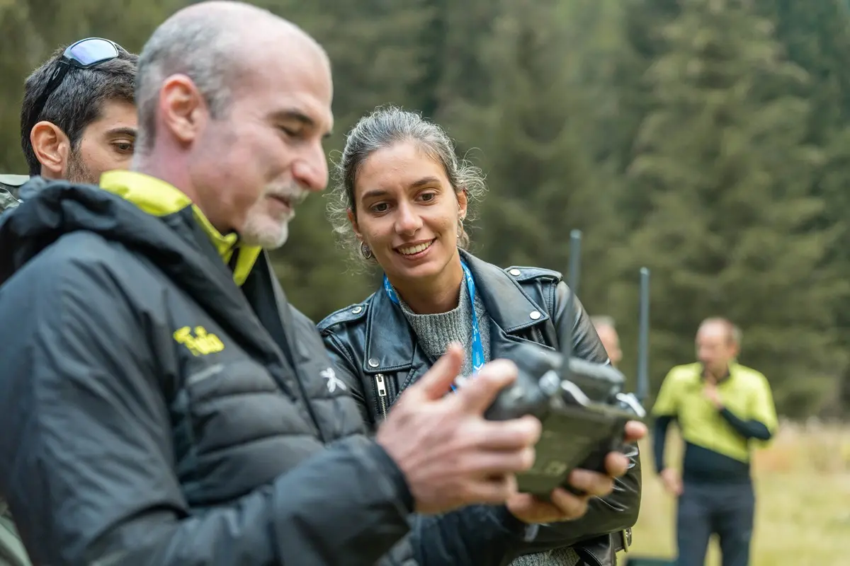 Droni e robot per seguire gli animali sulle Dolomiti: il progetto europeo guidato da Fbk