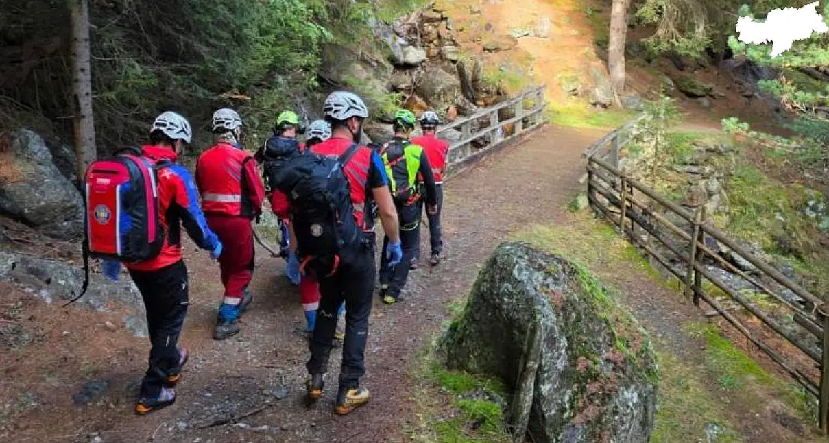 Sacerdote trovato morto su un sentiero in Val d’Ultimo