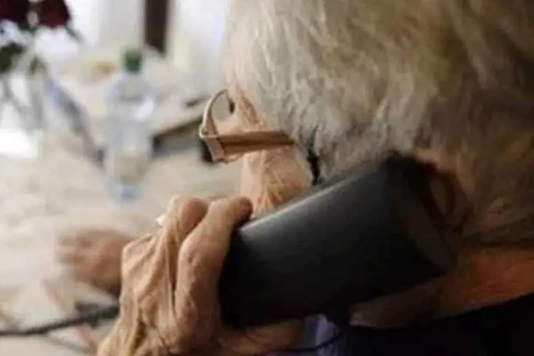 Truffa telefonica a Torbole: 3.000 euro spariscono dal conto