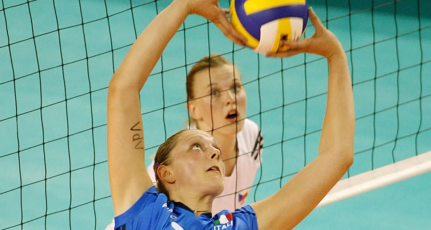 Addio a Stefania Corna, morta a soli 35 anni: il volley italiano piange l’ex azzurra