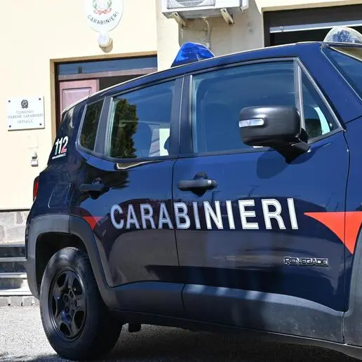 Lavis, ruba al supermercato e aggredisce i carabinieri: arrestato, aveva anche un coltello