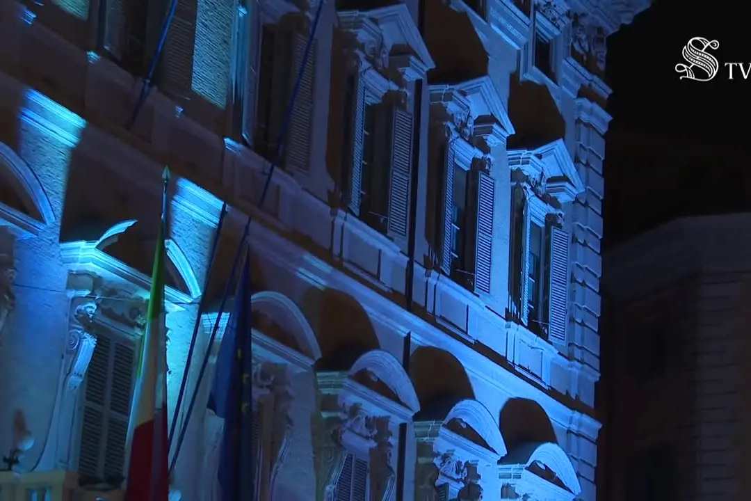 Palazzo Madama s'illumina di turchese per la Giornata internazionale della dislessia