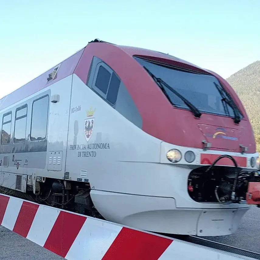 Ferrovia della Valsugana, nuovi disagi per i pendolari: treni cancellati e autobus sostitutivi