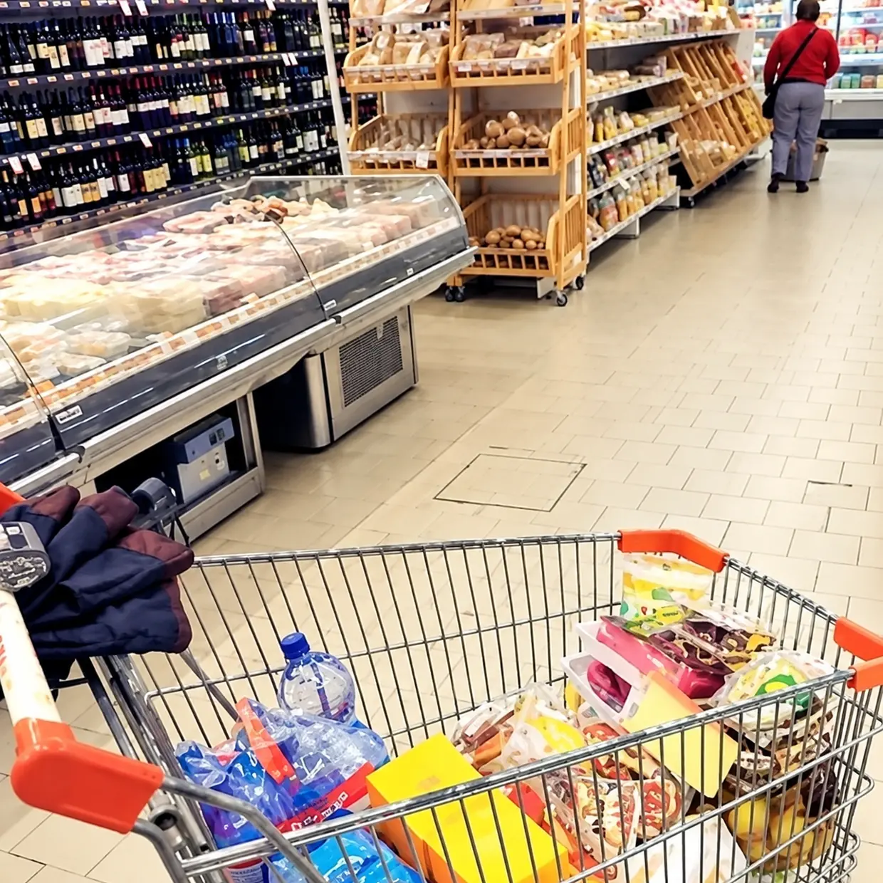 Trentino, 3.262 euro al mese per famiglia: è la seconda spesa più alta d’Italia