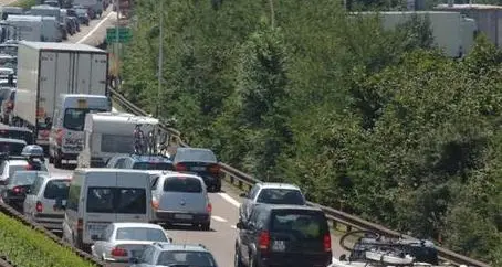 Domenica di disagi sull'A22: code fino a un'ora tra Vipiteno e Bressanone