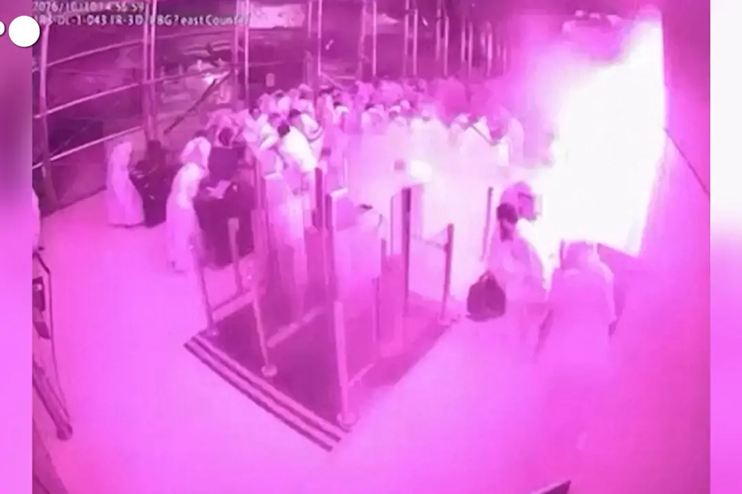 Il panico dei passeggeri a Riad durante l'attacco Houthi all'aeroporto