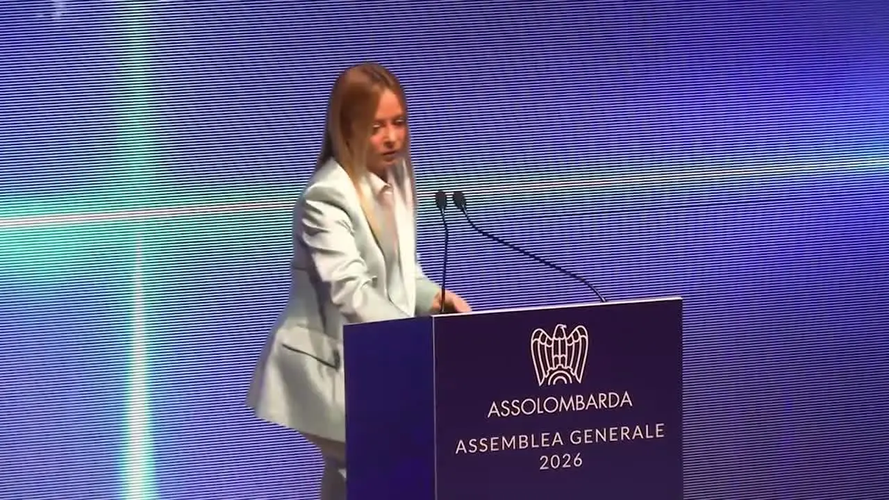 Meloni scherza sulla sua altezza: \"Credo mi abbiate sottovalutato, non sono un nano\"