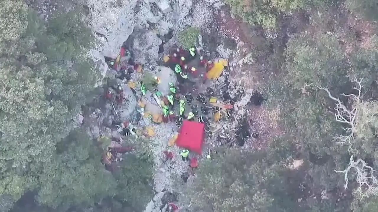 Frana in una grotta in Sardegna, le immagini aeree della zona